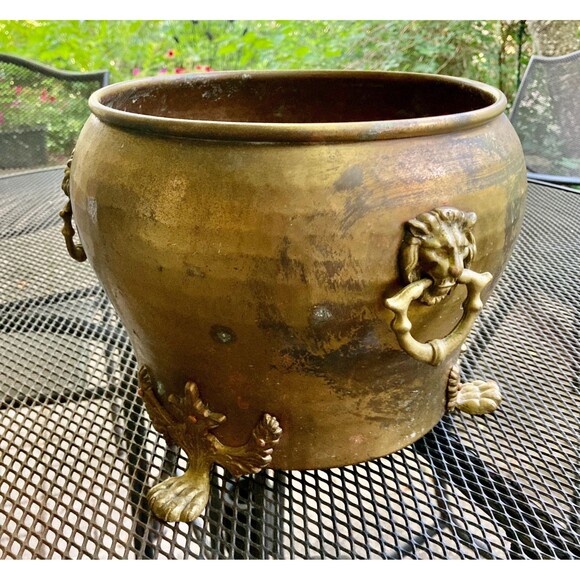 Antique Large Hand Hammered Brass Cachepot/ Jardiniere Planter Three Lion Mounts - Picture 4 of 9